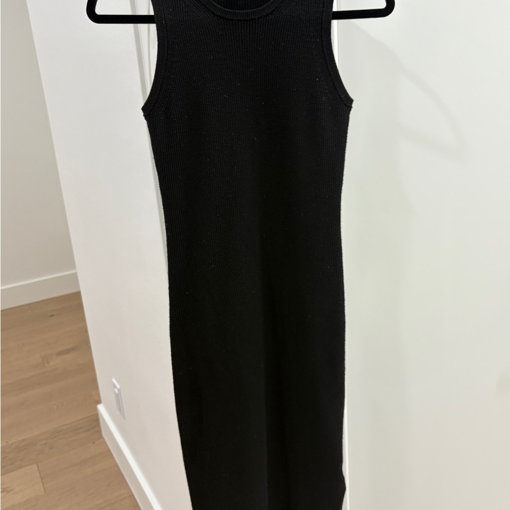 Chic Black Sleeveless Midi Dress